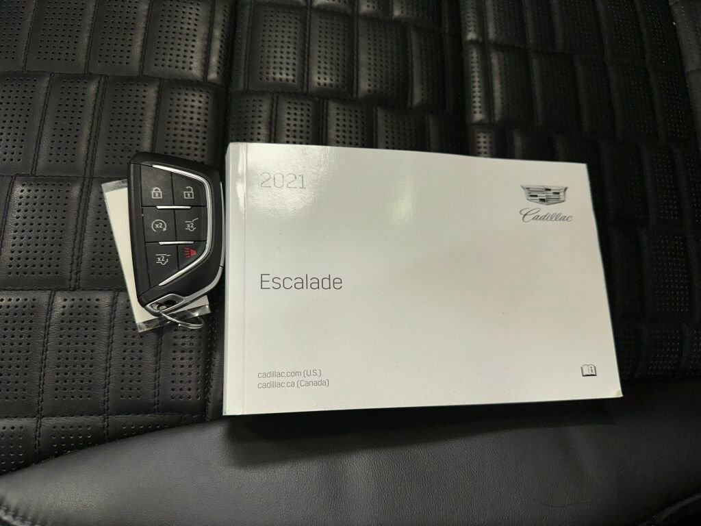 Used 2021 Cadillac Escalade Premium Luxury Platinum image 4