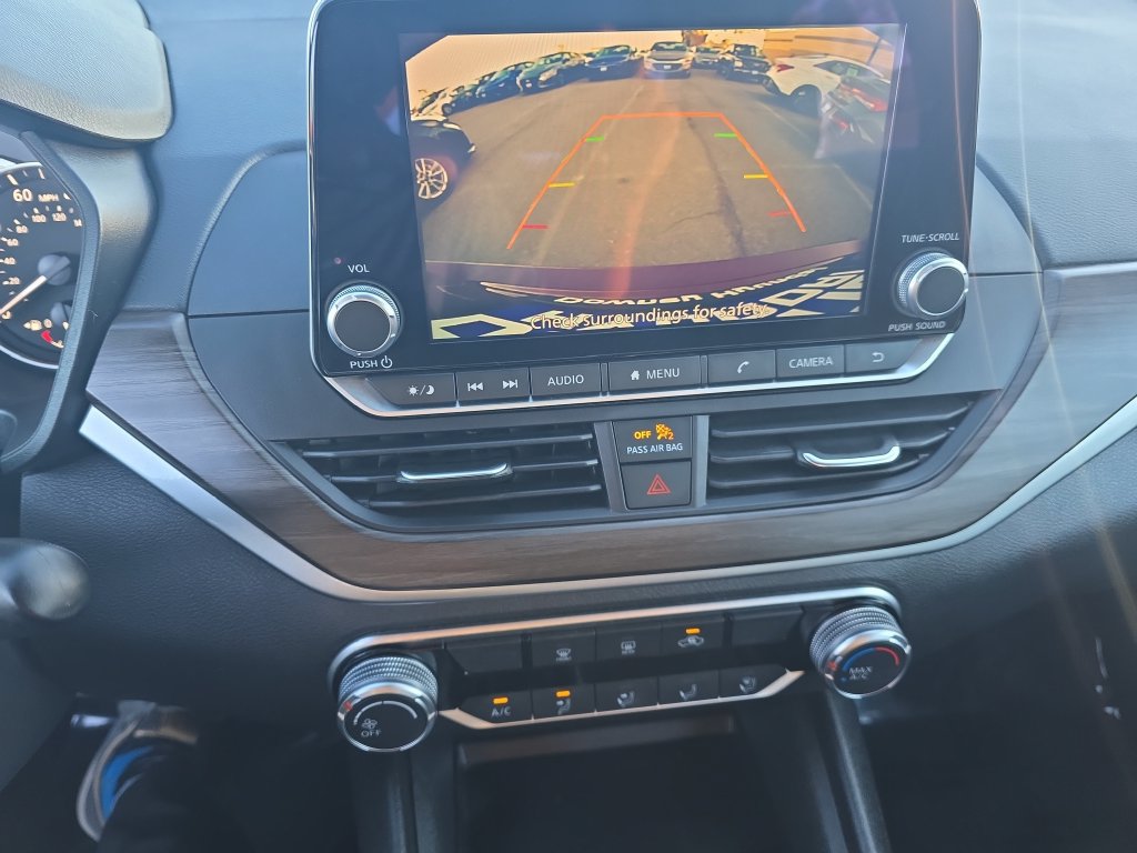 Used 2025 Nissan Altima 2.5 SV FWD image 18