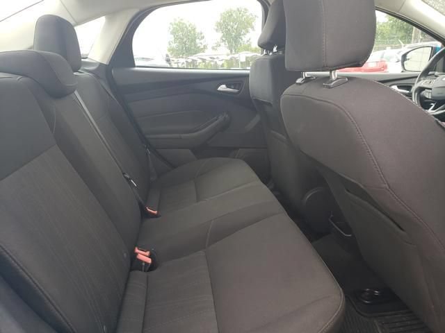 Used 2017 Ford Focus SE w/ Cold Weather Package FWD image 16
