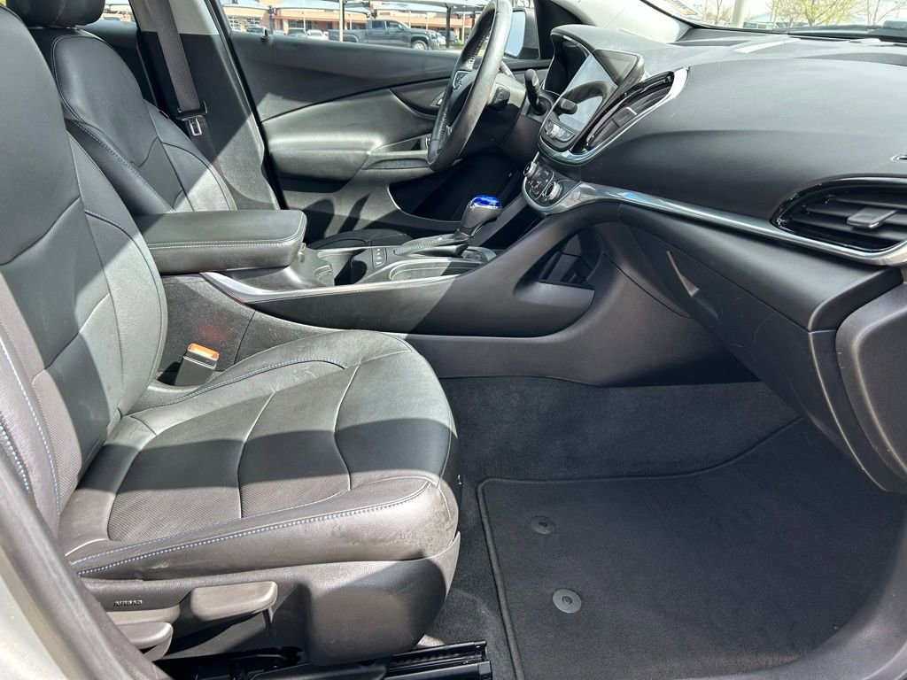 Used 2017 Chevrolet Volt Premier w/ Driver Confidence II Package image 32