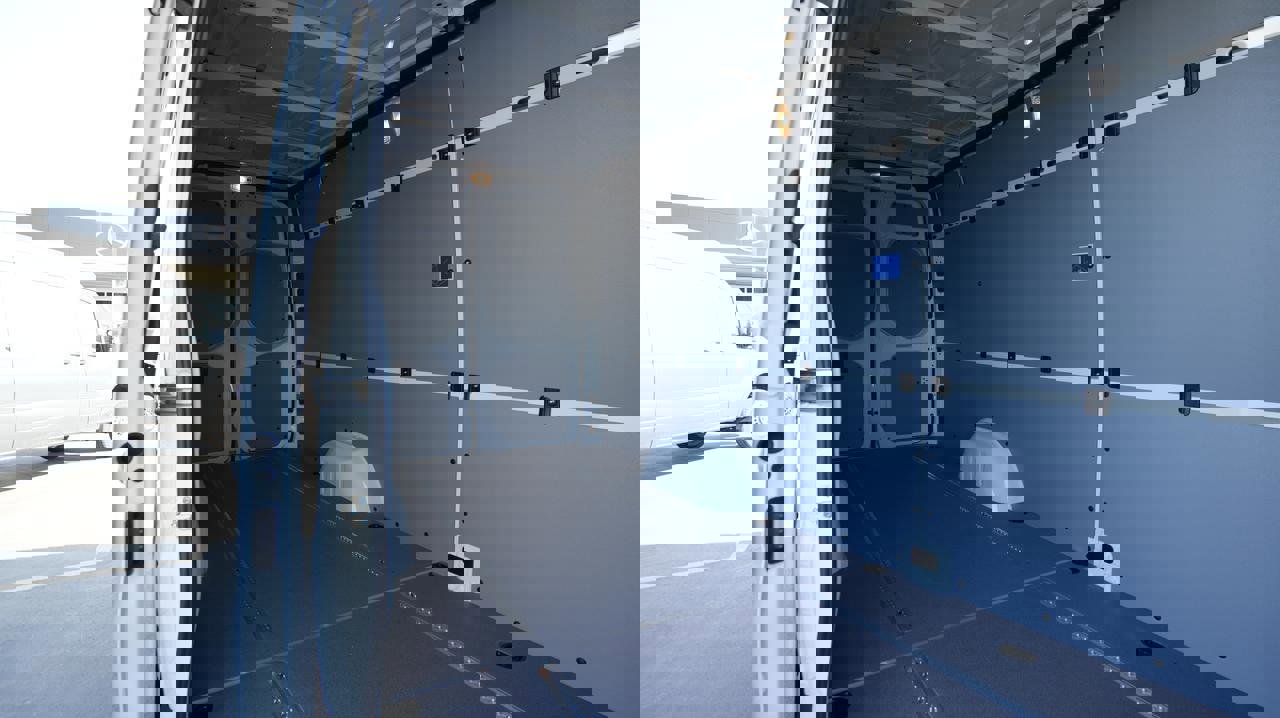 New 2025 Mercedes-Benz Sprinter 2500 image 9