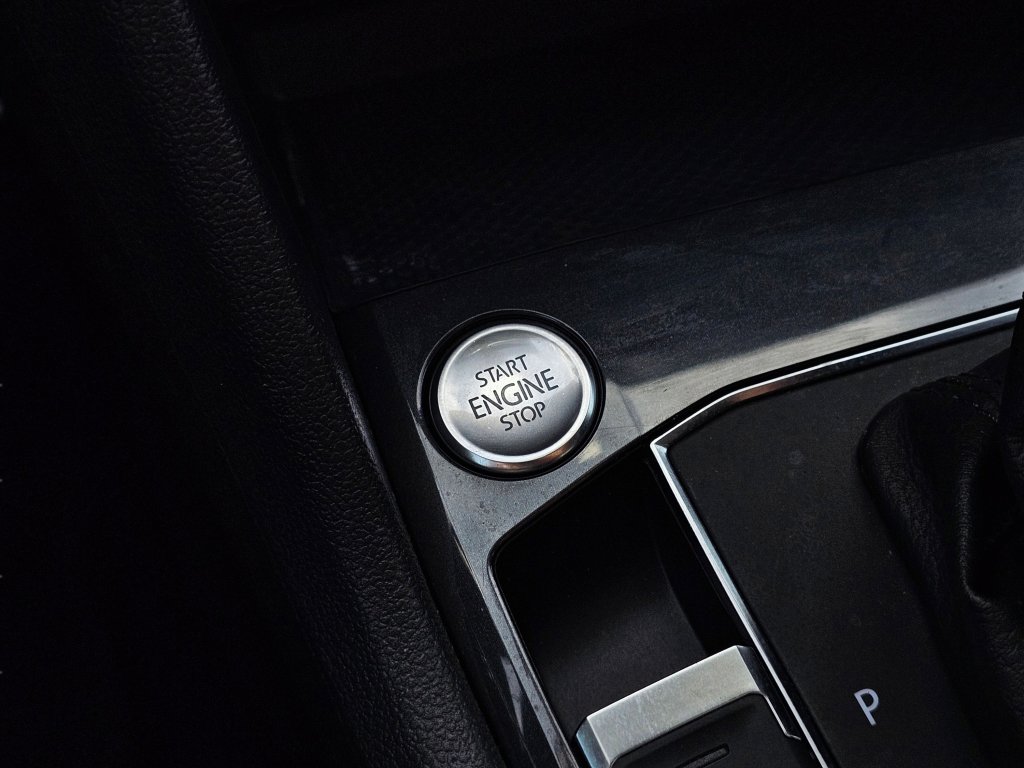 Used 2019 Volkswagen Tiguan SEL w/ 3rd Row Seat Package image 10