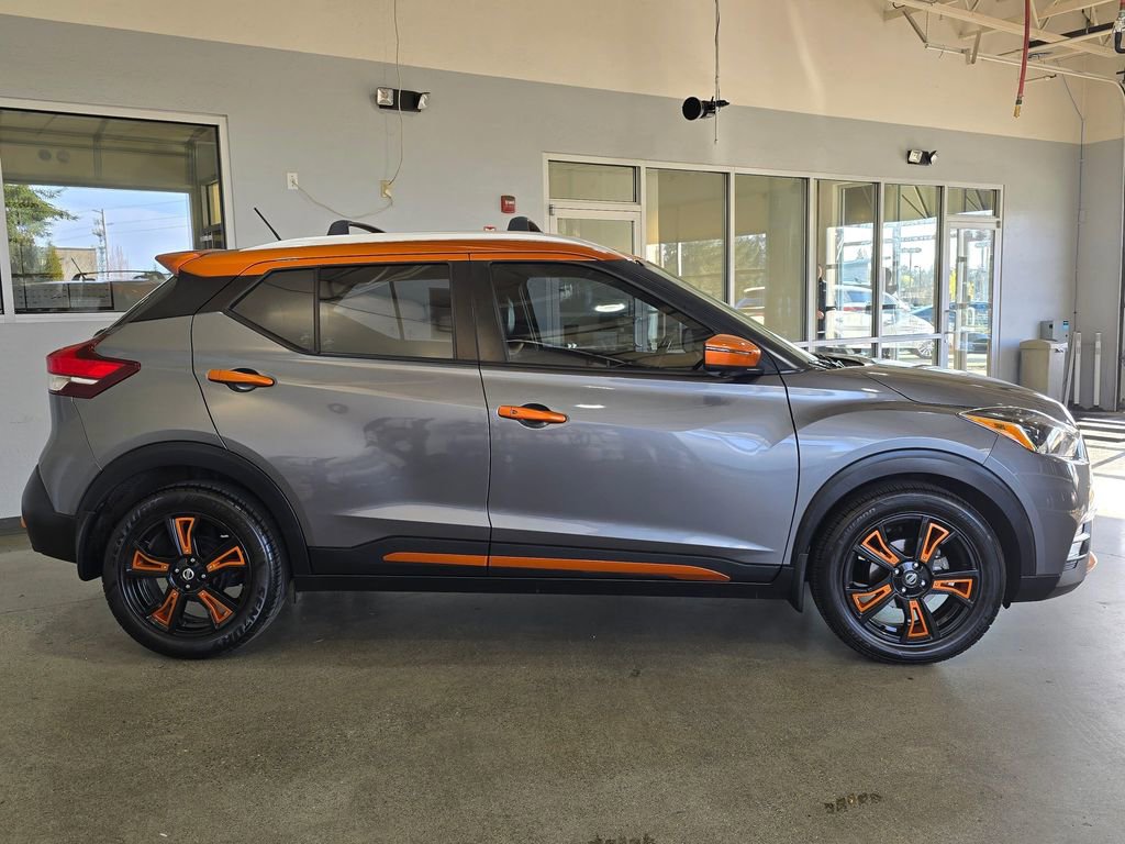 Used 2018 Nissan Kicks SR w/ Premium Package image 4