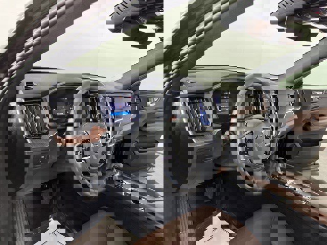 Used 2023 Volvo XC60 B5 Plus w/ Protection Package Premier FWD image 15