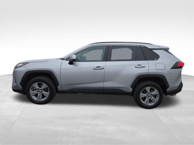 Used 2023 Toyota RAV4 XLE AWD/4WD image 9