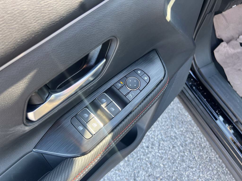 Certified 2025 Nissan Kicks SR AWD/4WD image 13