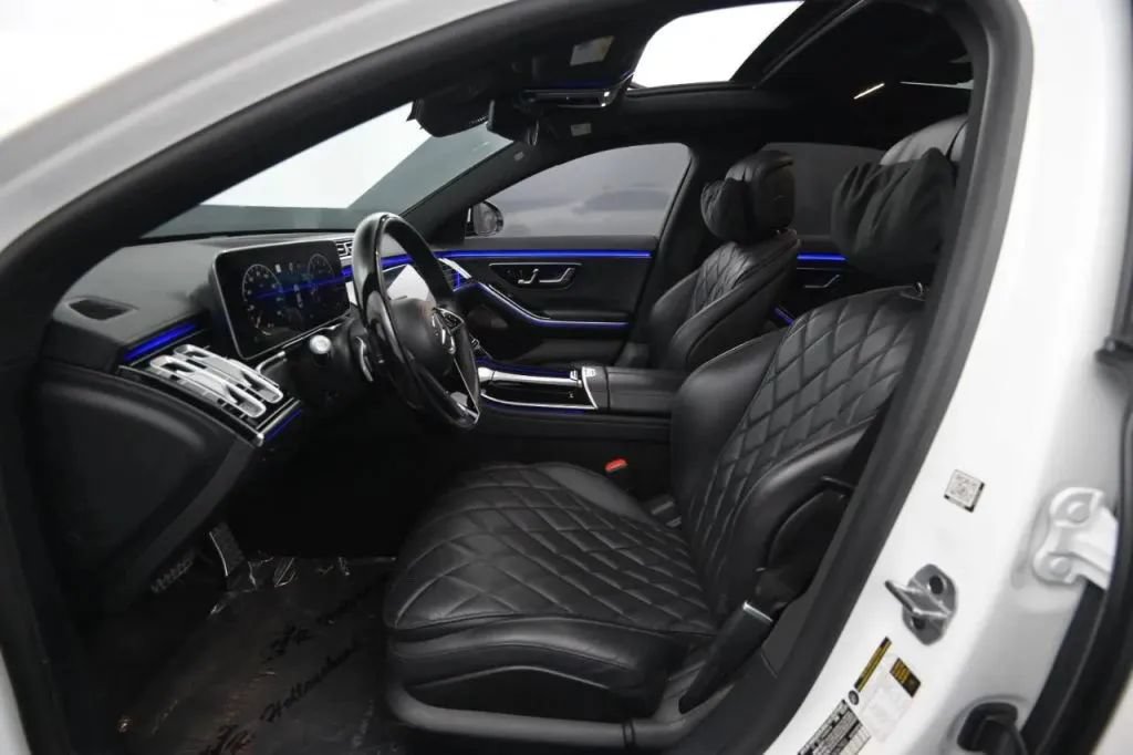 Used 2022 Mercedes-Benz S 580 4MATIC Sedan w/ AMG Line Package image 34