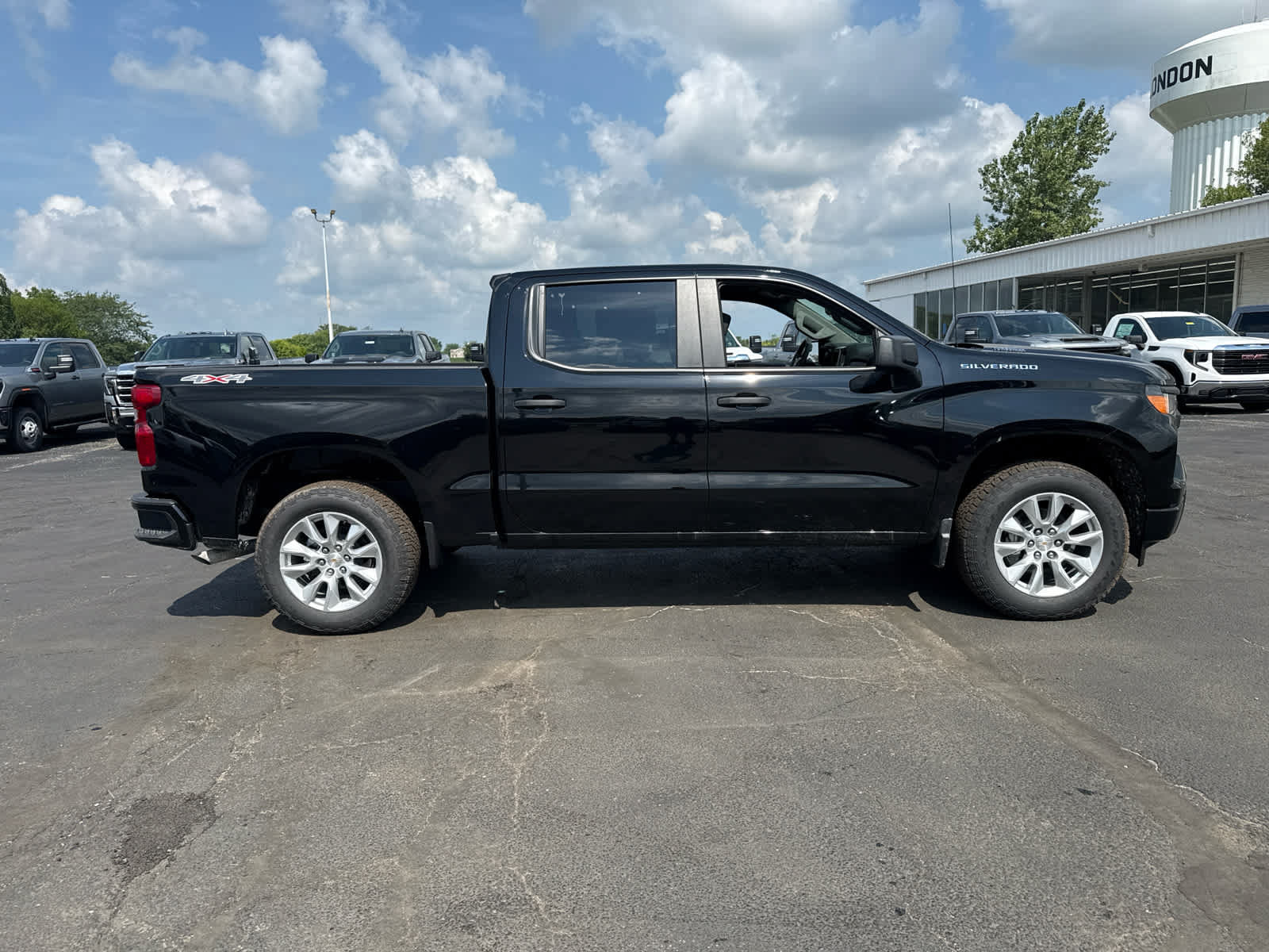 New 2026 Chevrolet Silverado 1500 Custom AWD/4WD image 6