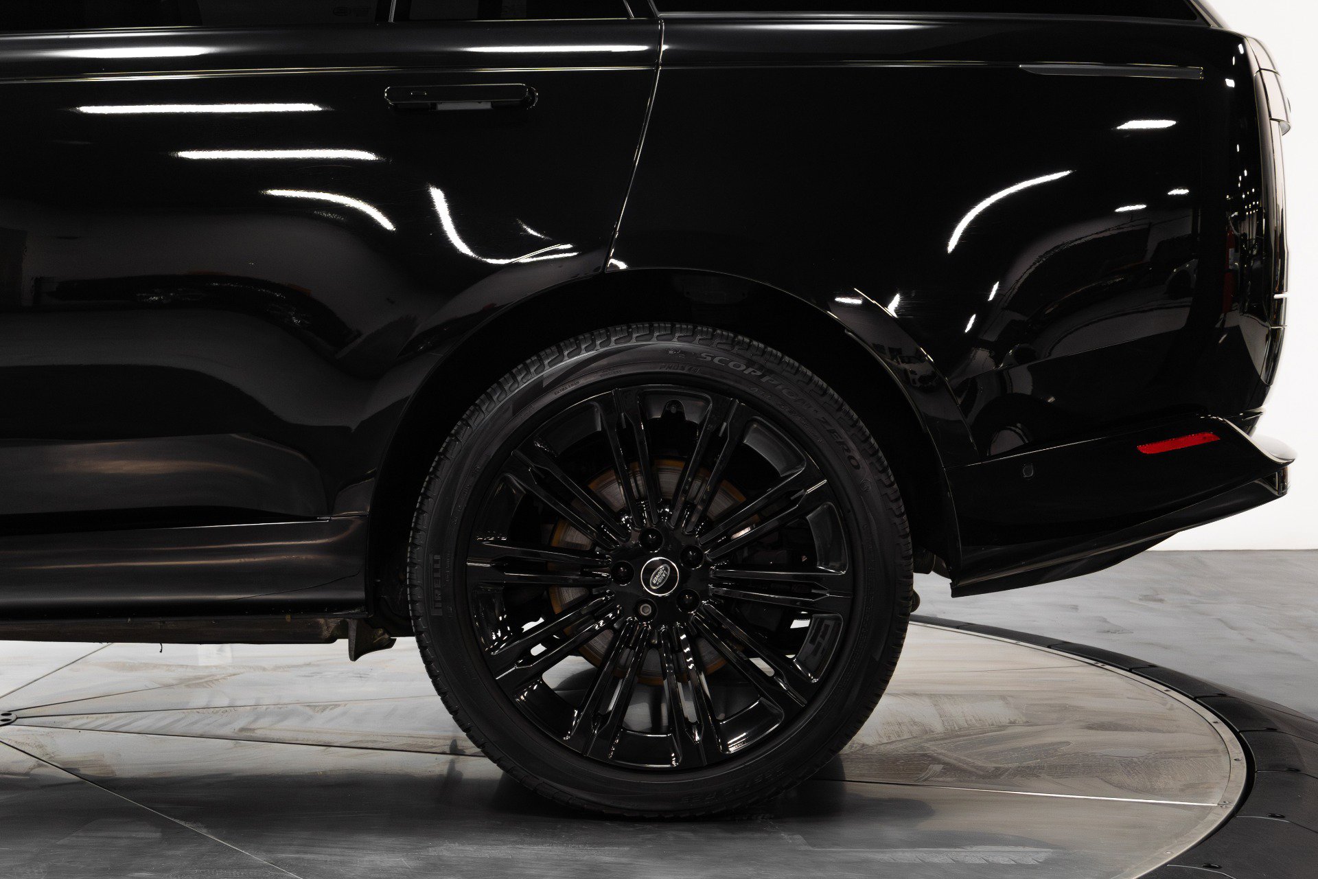 Used 2023 Land Rover Range Rover Long Wheelbase Autobiography image 25