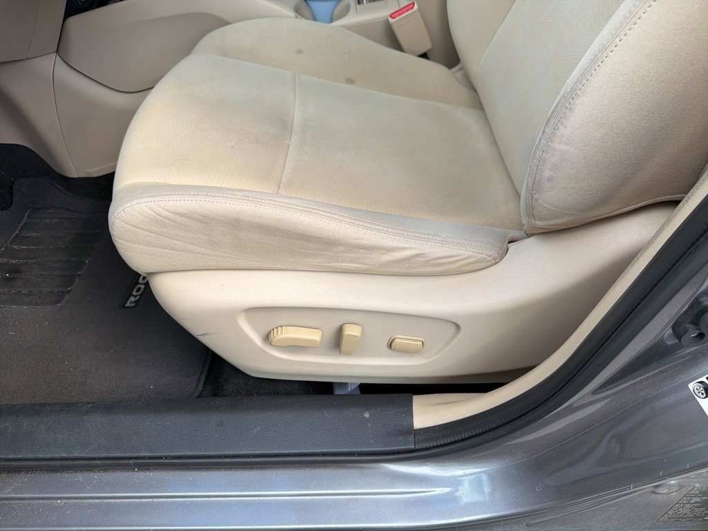 Used 2016 Nissan Rogue SV image 15