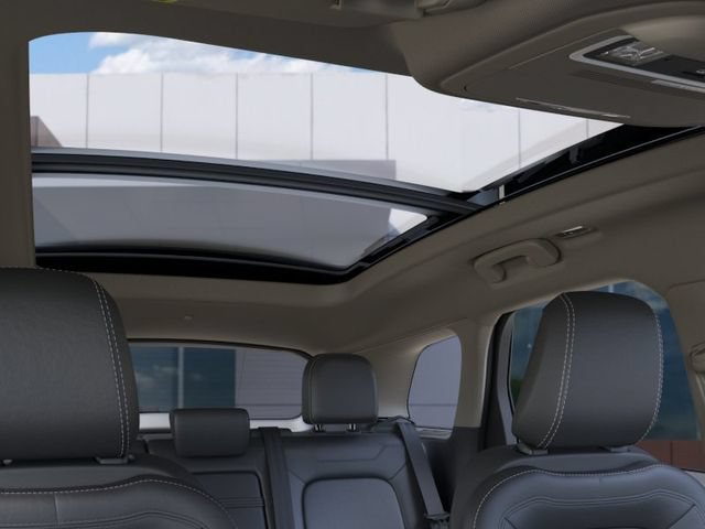 New 2025 Lincoln Corsair Reserve w/ Equipment Group 202A AWD/4WD image 22