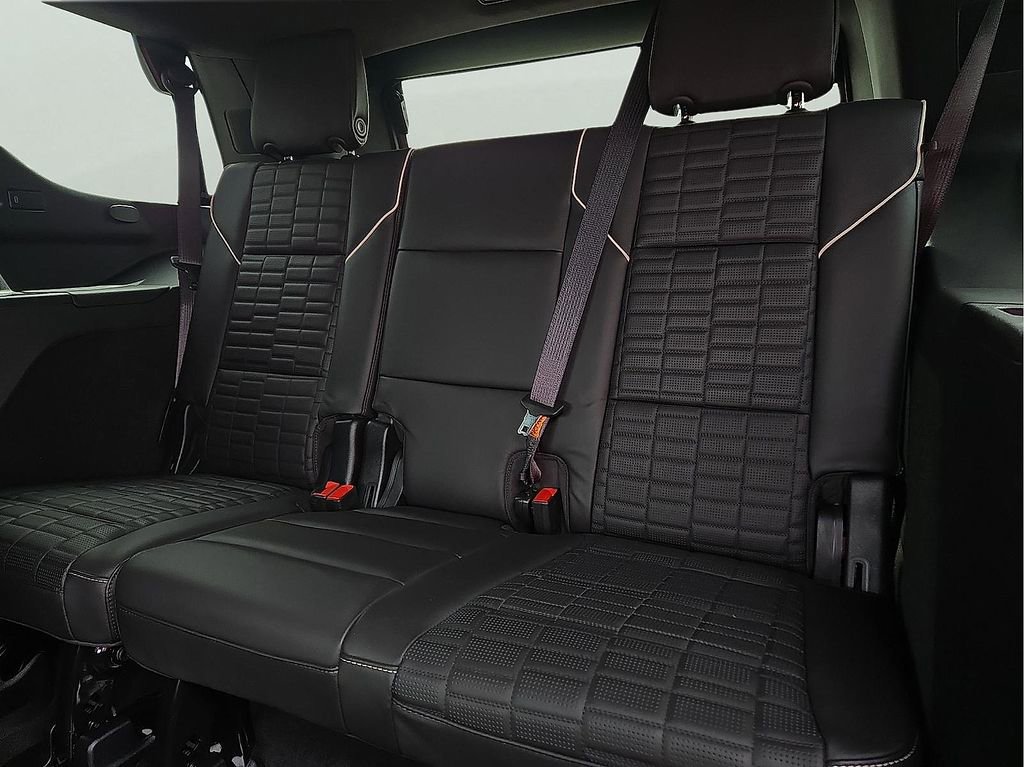 Used 2024 Cadillac Escalade Sport Platinum w/ LPO, ONYX Package image 10