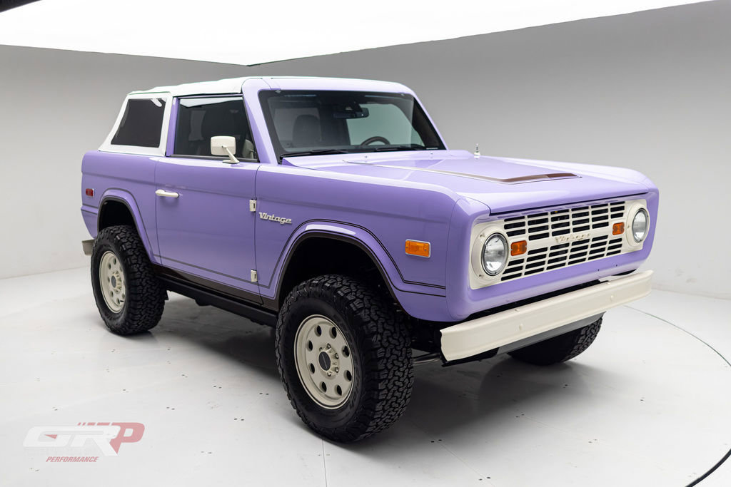 Used 2025 Ford Bronco Badlands image 1