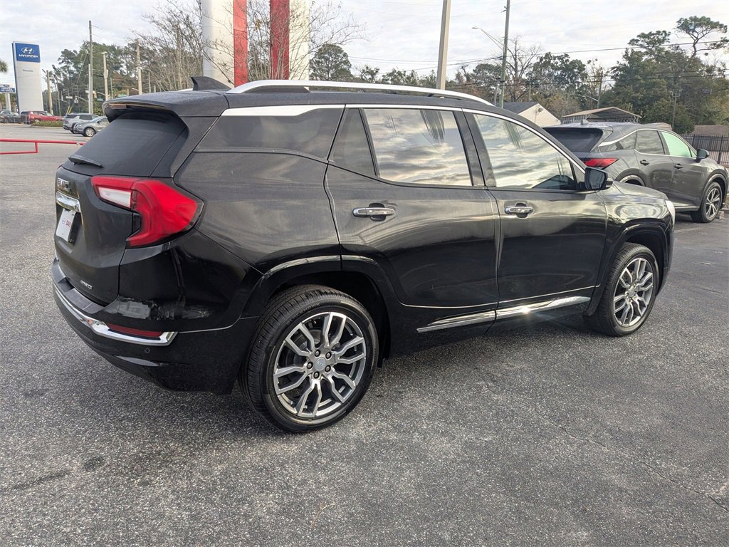 Used 2023 GMC Terrain Denali image 4