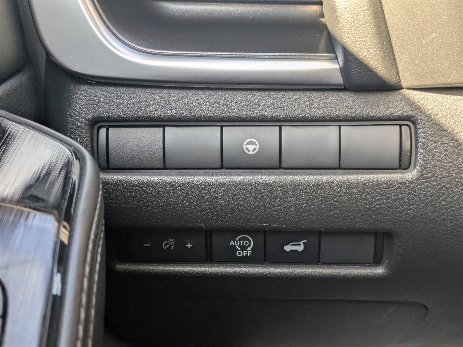 Used 2024 Nissan Rogue SV image 26