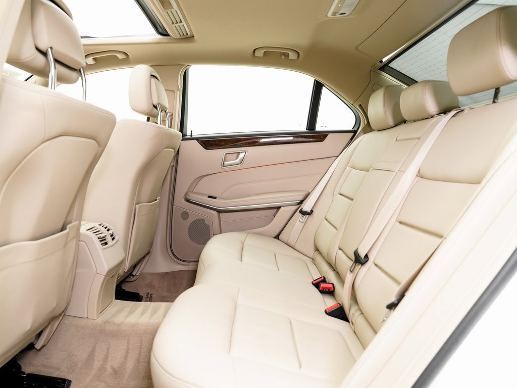 Used 2015 Mercedes-Benz E 250 BlueTEC 4MATIC Sedan image 24