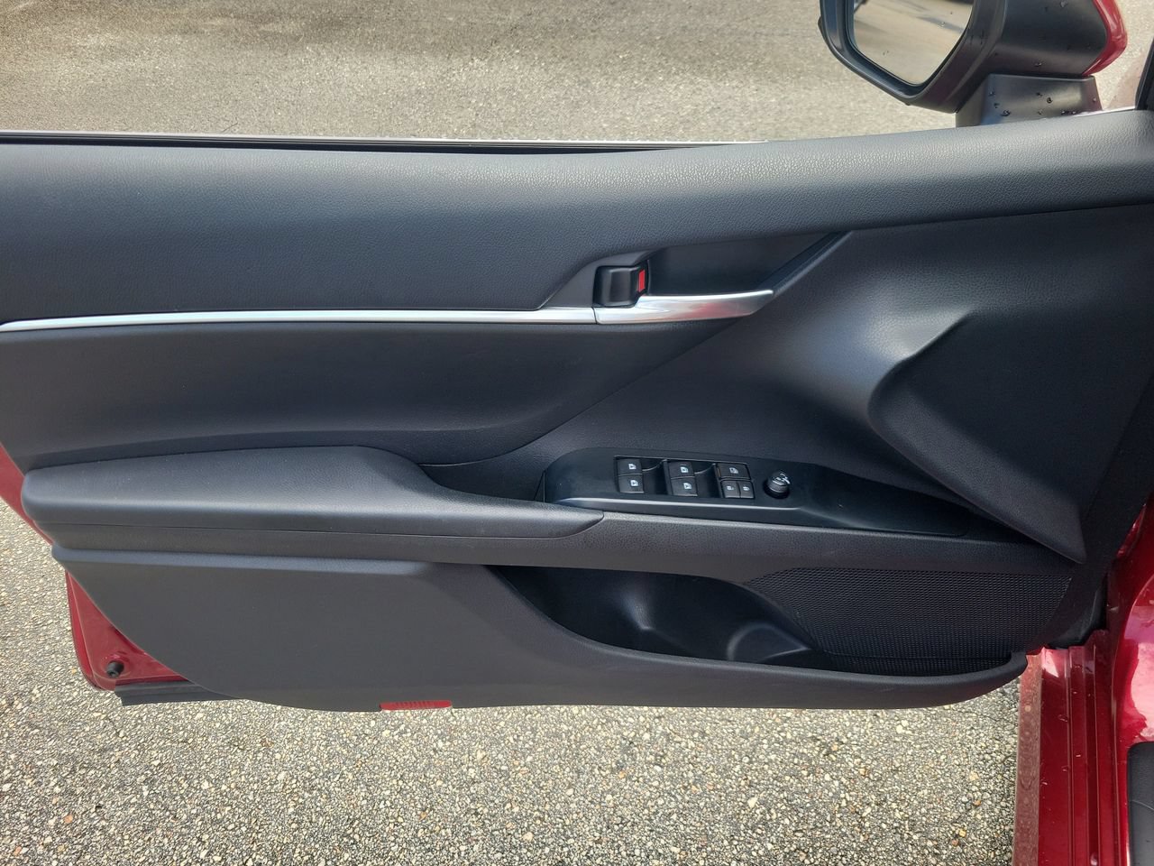 Used 2020 Toyota Camry LE FWD image 27