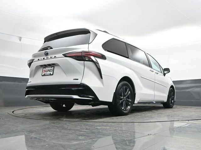 Used 2025 Toyota Sienna XSE image 20
