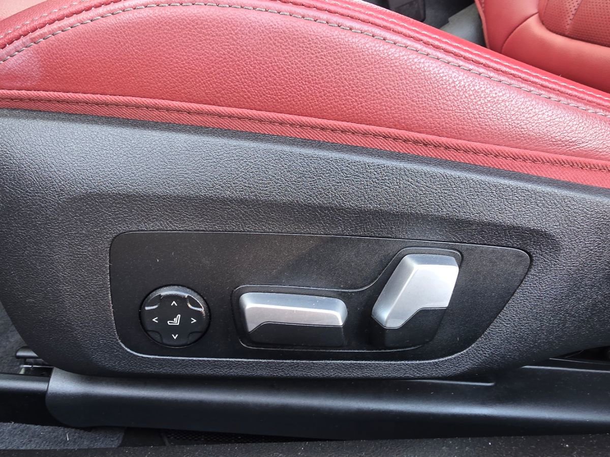 Used 2024 BMW 430i Coupe w/ Convenience Package image 17