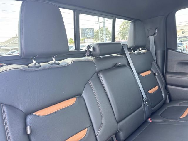Used 2022 GMC Sierra 1500 AT4 w/ AT4 Premium Package AWD/4WD image 12