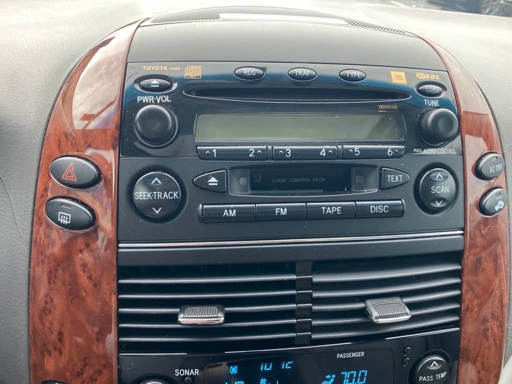Used 2005 Toyota Sienna XLE Limited FWD image 8