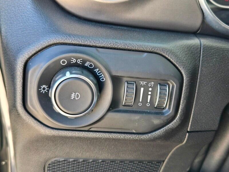 Used 2019 Jeep Wrangler Unlimited Sport S AWD/4WD image 26