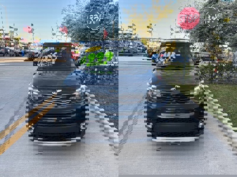 Used 2019 Kia Soul + image 2