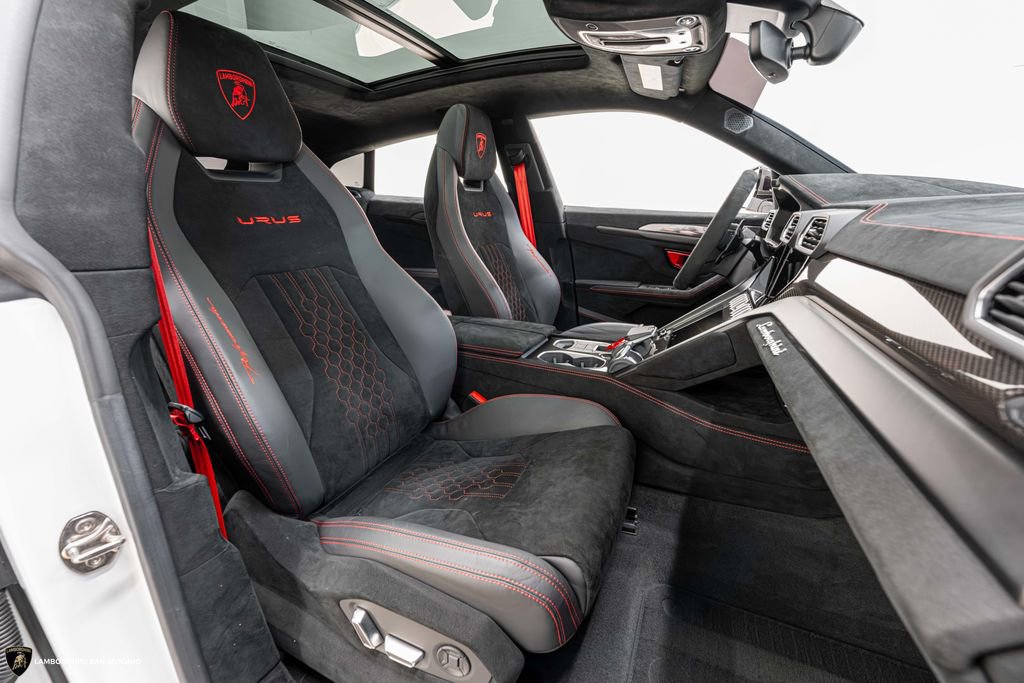 Used 2023 Lamborghini Urus Performante AWD/4WD image 26