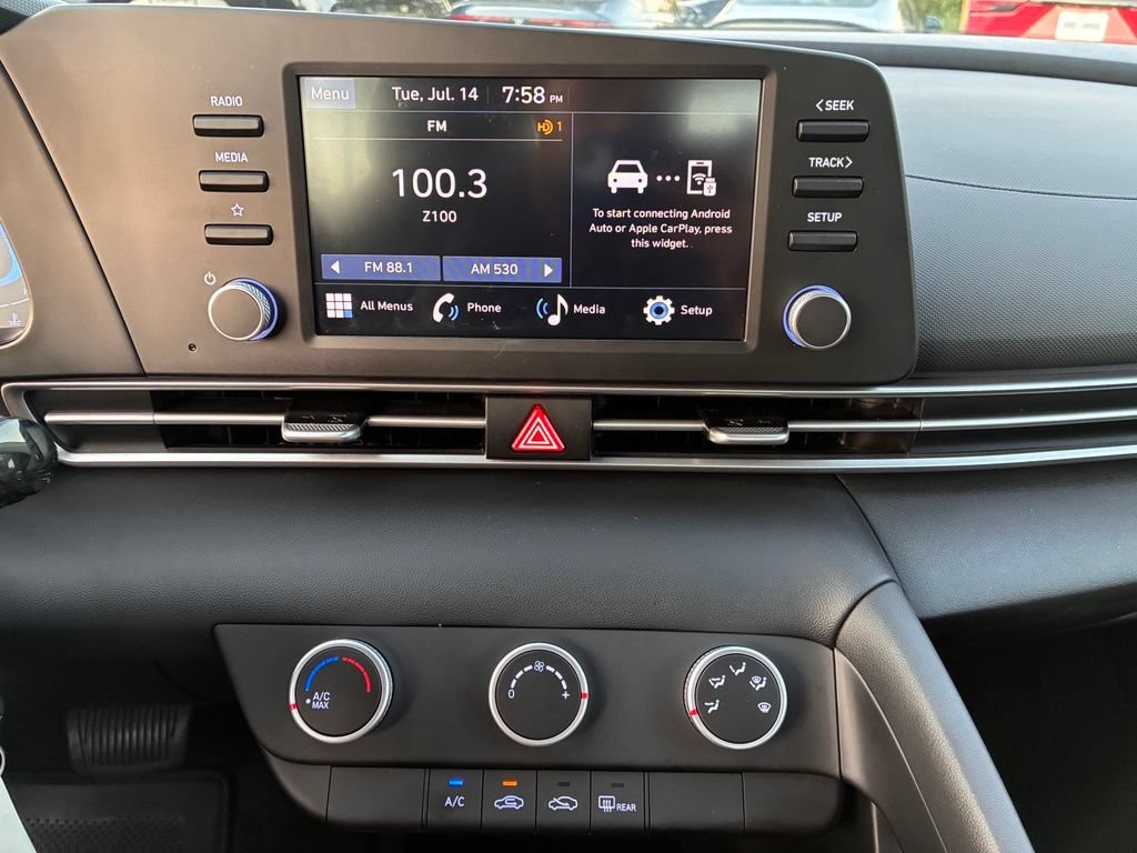 Used 2025 Hyundai Elantra SE FWD image 26