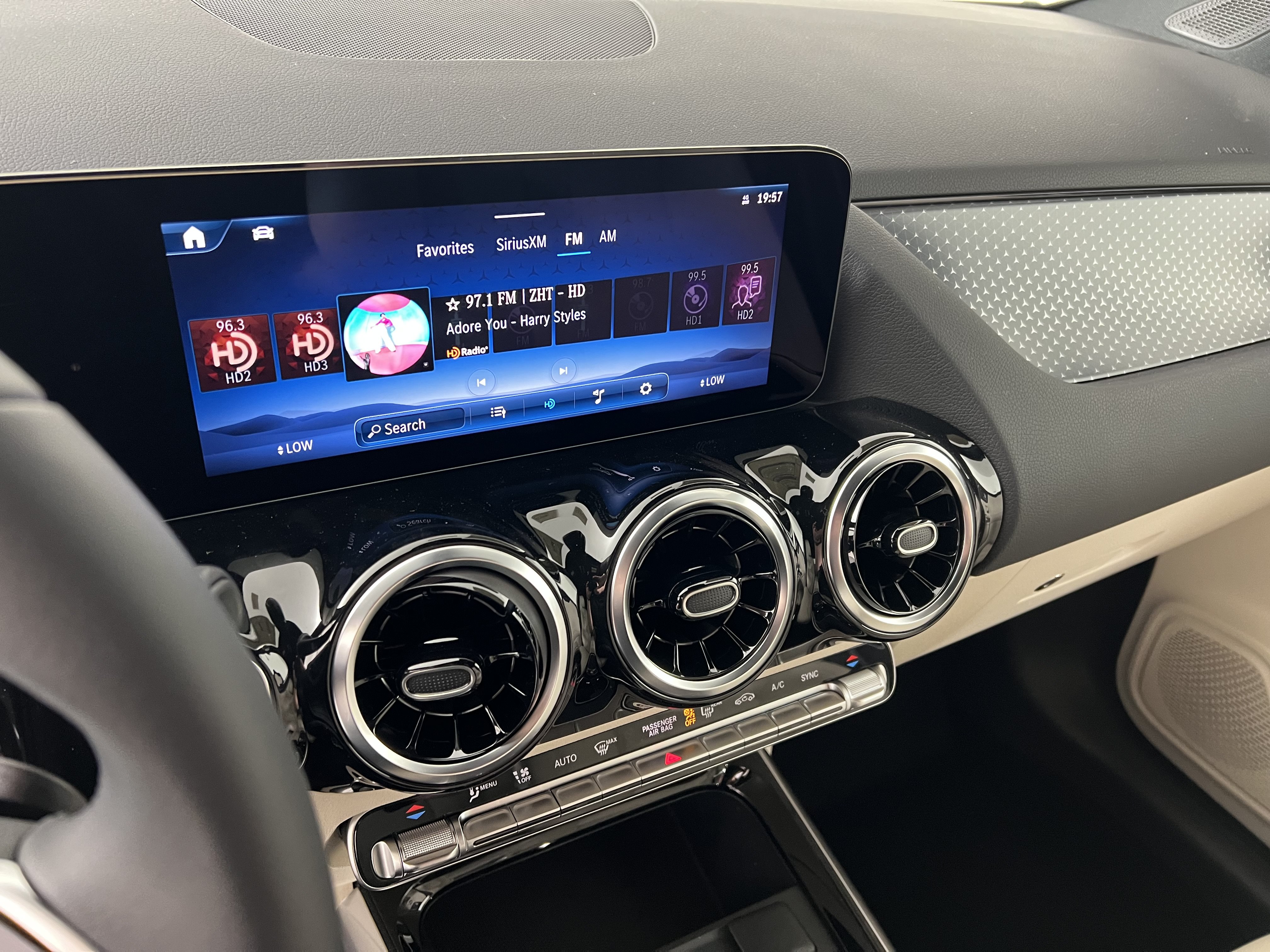 Used 2026 Mercedes-Benz GLA 250 4MATIC image 27