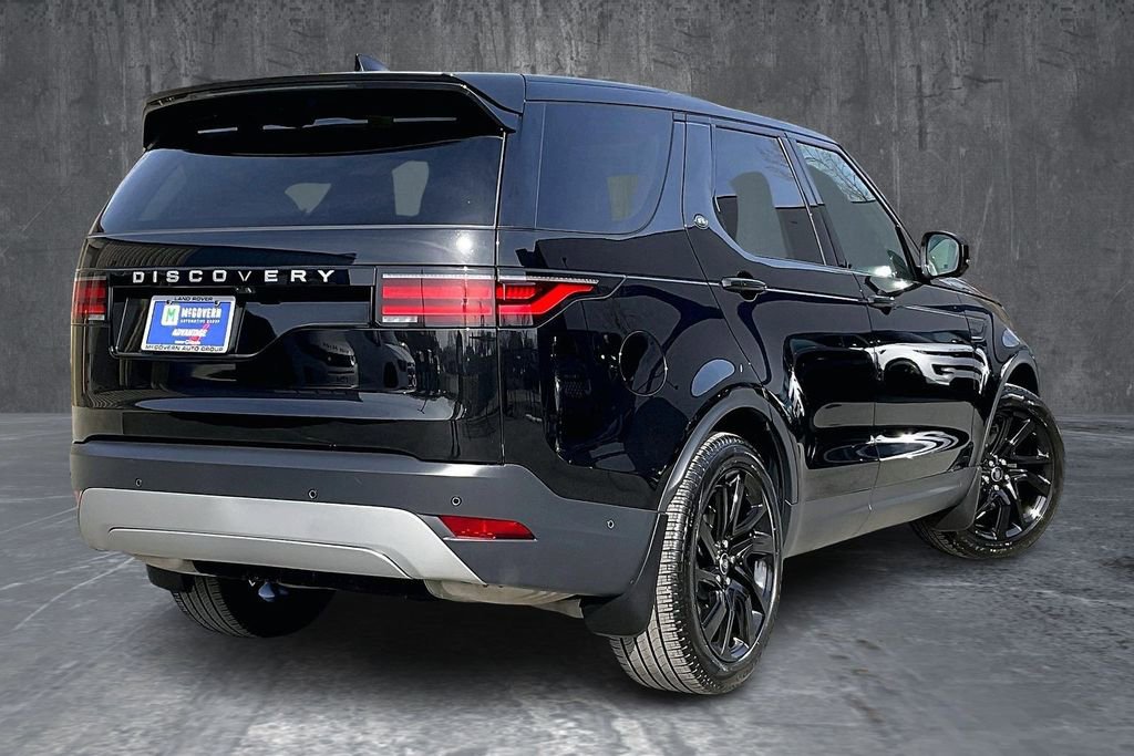 Certified 2025 Land Rover Discovery S image 6