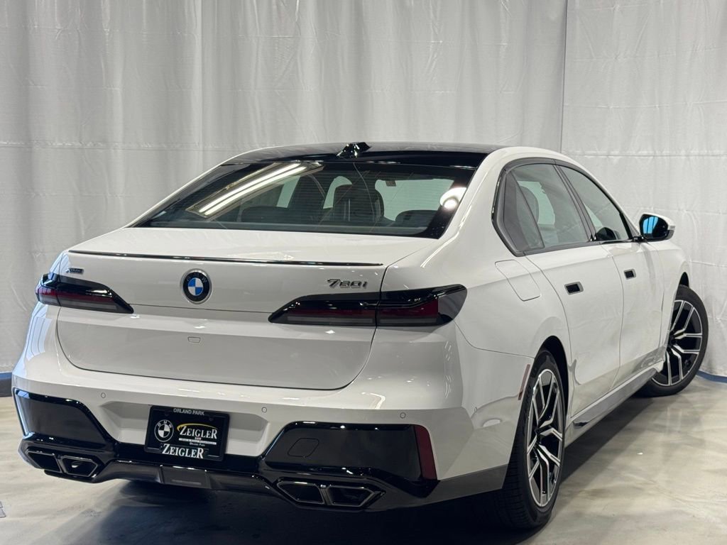 Used 2025 BMW 760i xDrive image 6
