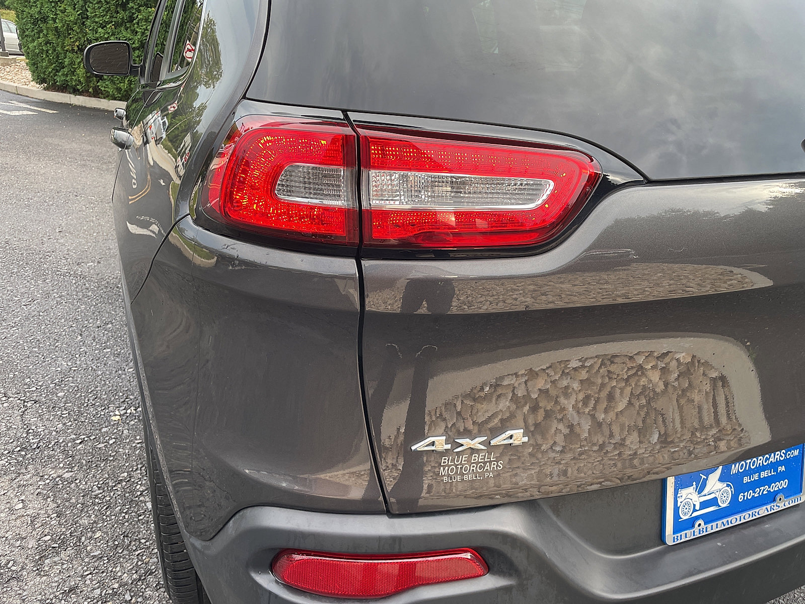 Used 2017 Jeep Cherokee Limited image 18