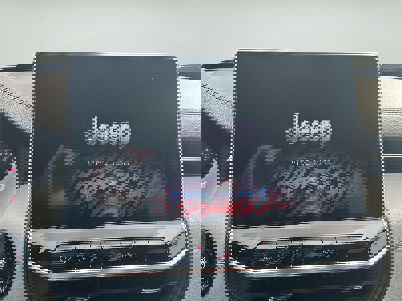 Used 2025 Jeep Compass Limited image 27