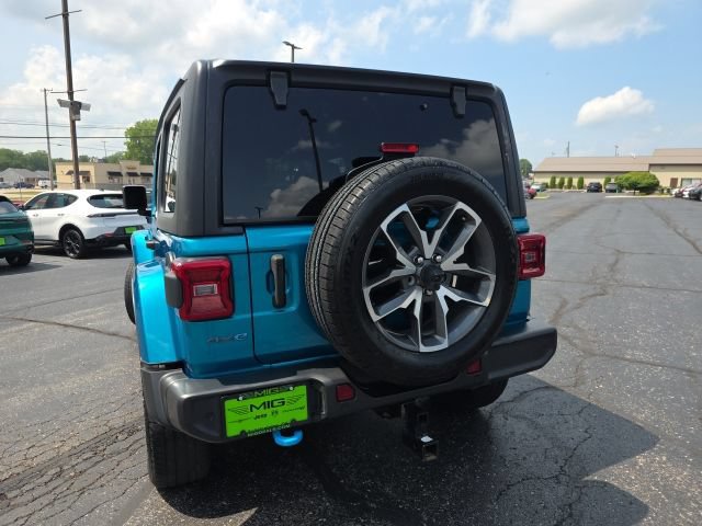 Used 2024 Jeep Wrangler Unlimited w/ Convenience Group AWD/4WD image 5