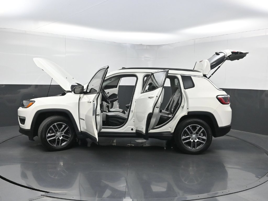 Used 2019 Jeep Compass Latitude w/ Popular Equipment Group FWD image 31