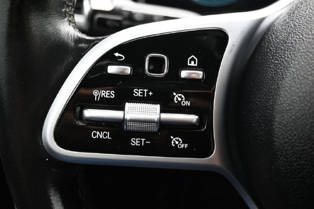 Used 2021 Mercedes-Benz GLE 350 w/ Premium Package image 18