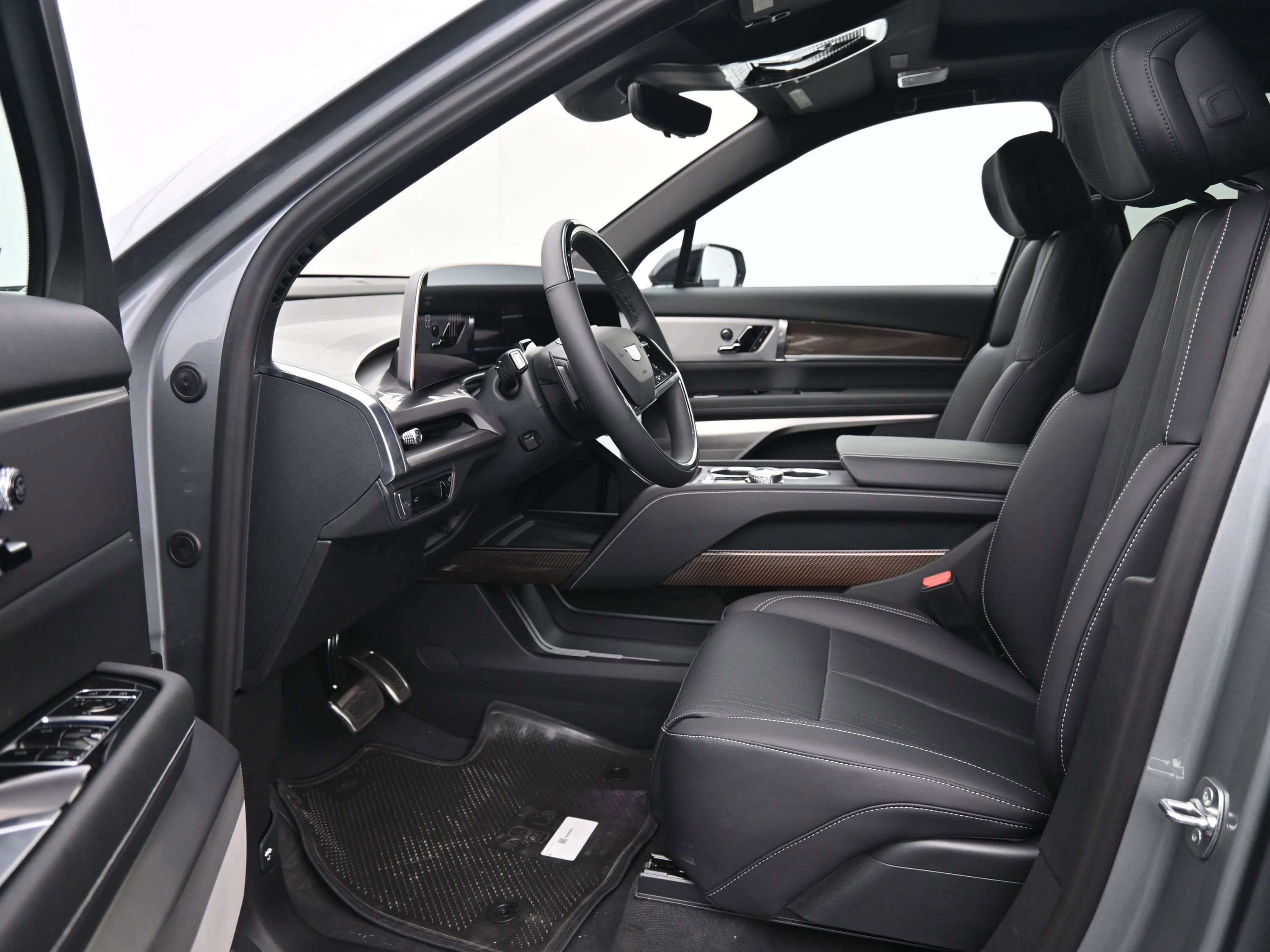 New 2026 Cadillac Vistiq Sport w/ LPO, Floor Liner Package image 11