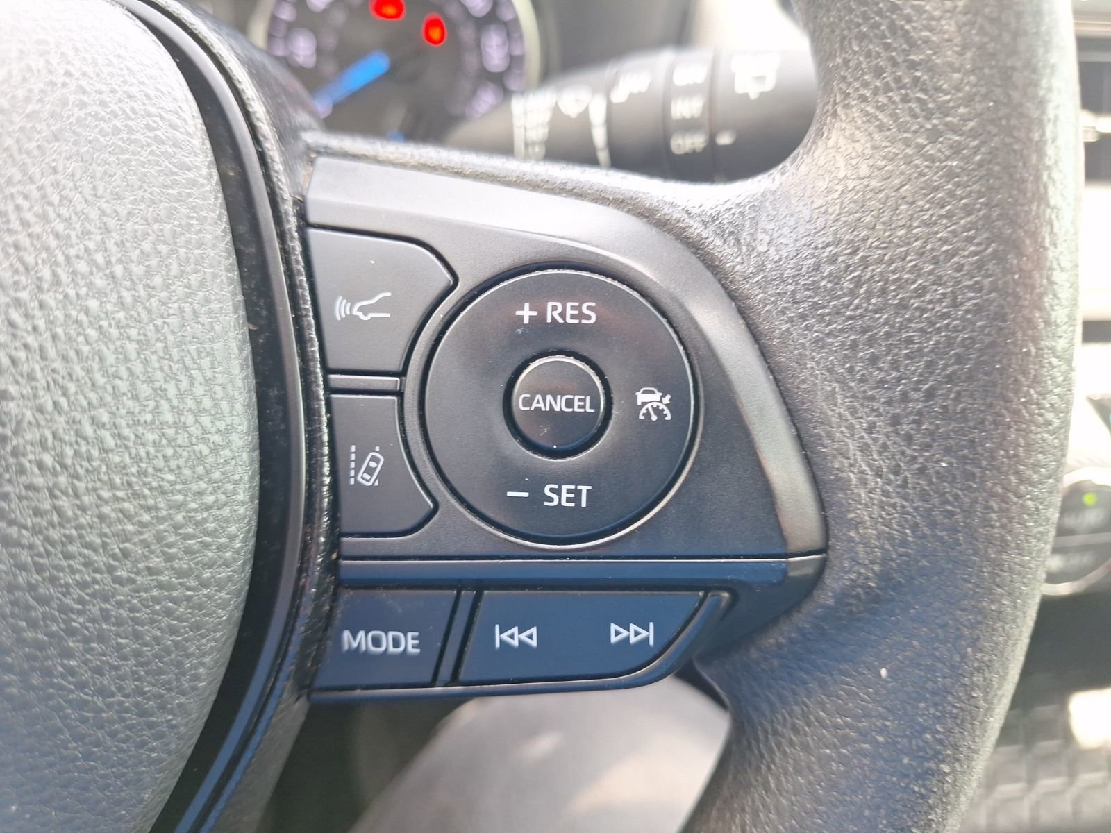 Used 2022 Toyota RAV4 XLE w/ Convenience Package AWD/4WD image 20