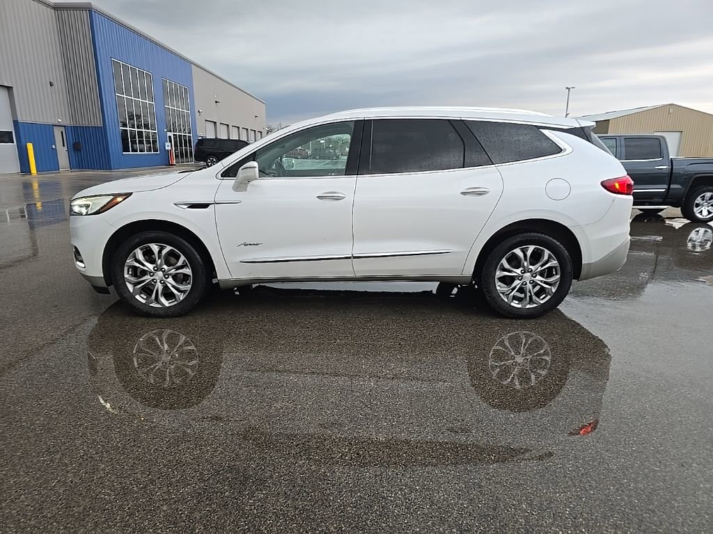 Used 2018 Buick Enclave Avenir w/ Avenir Technology Package AWD/4WD image 3