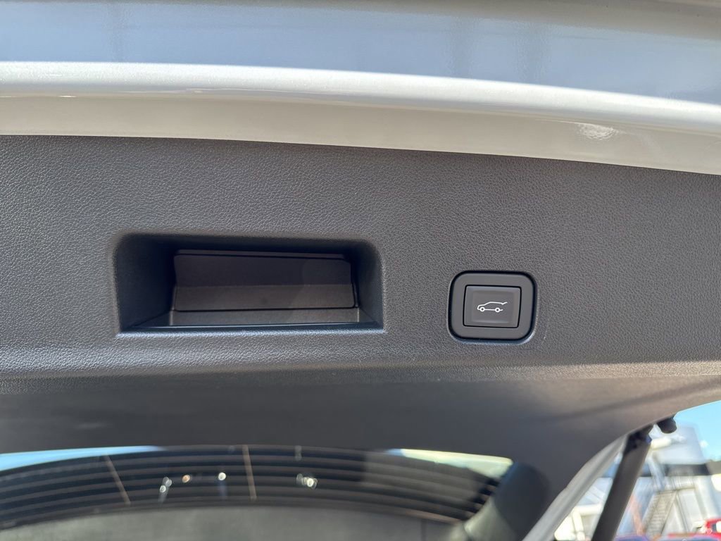 New 2026 GMC Acadia Denali w/ Super Cruise Package image 33