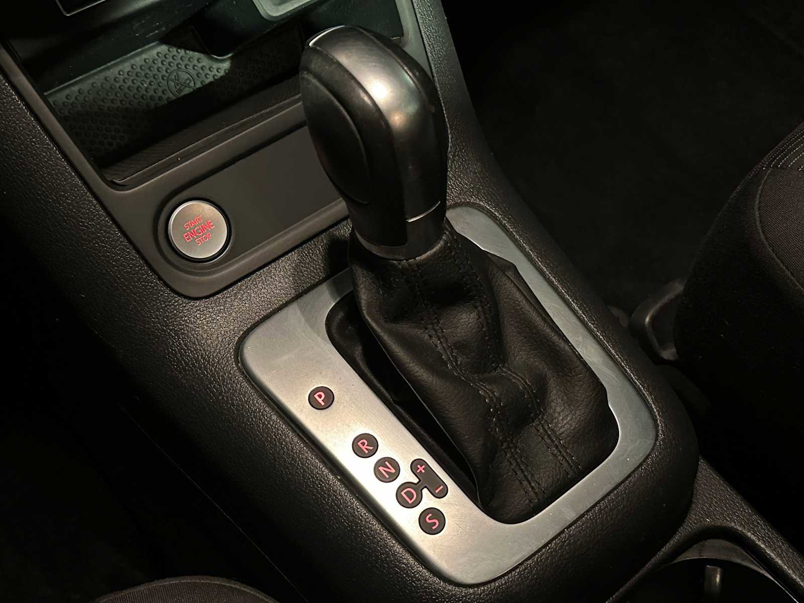 Used 2017 Volkswagen Tiguan S image 35