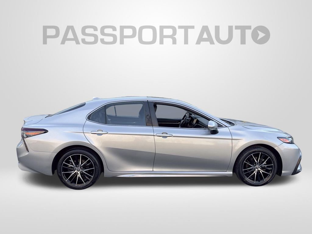 Used 2022 Toyota Camry SE w/ Convenience Package FWD image 12