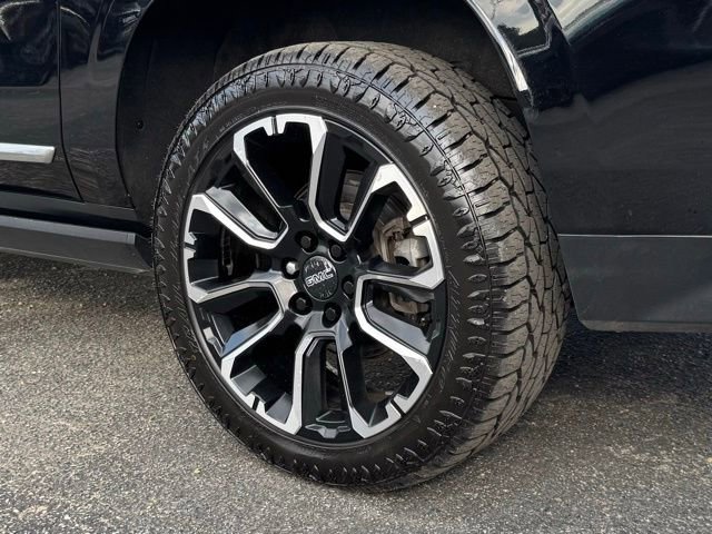 Used 2022 GMC Yukon XL Denali AWD/4WD image 24