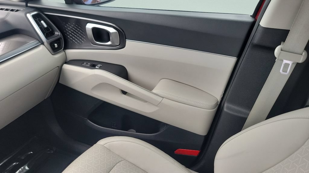 Used 2022 Kia Sorento S w/ Panoramic Sunroof Package FWD image 13