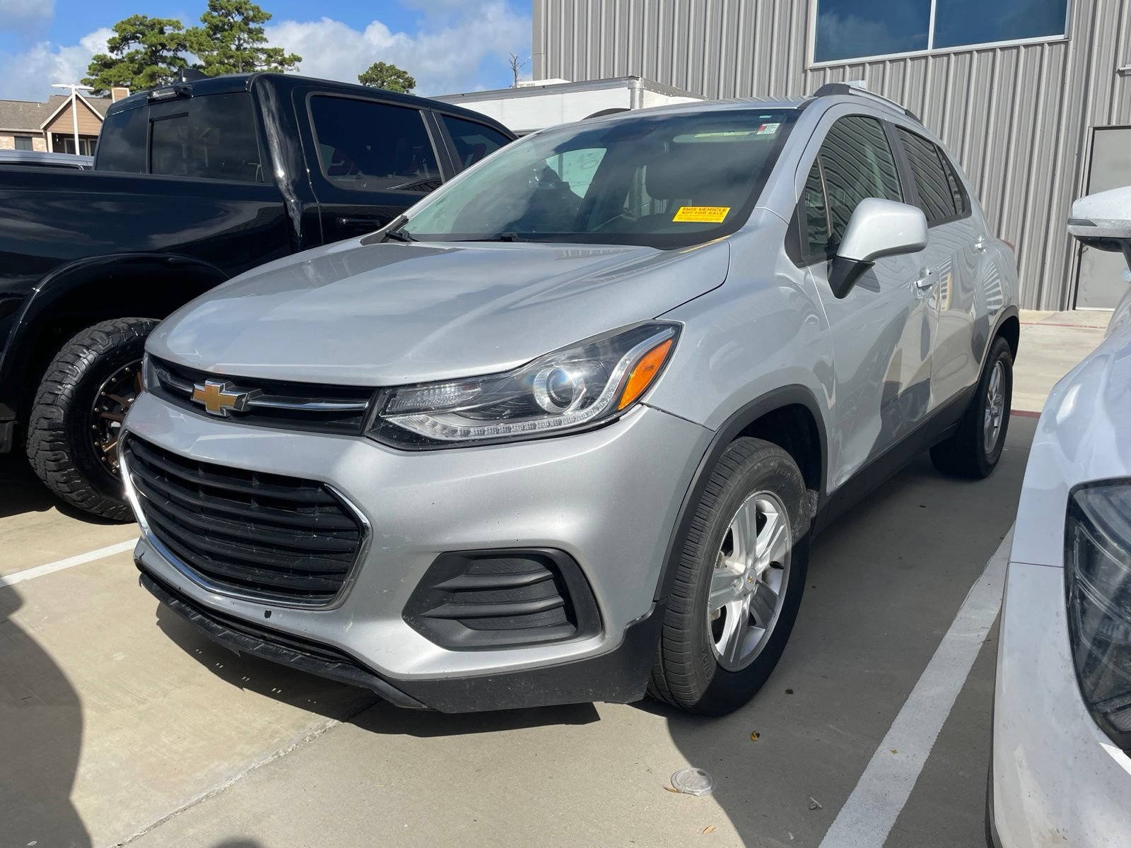 Used 2021 Chevrolet Trax LT w/ LT Convenience Package FWD video 1