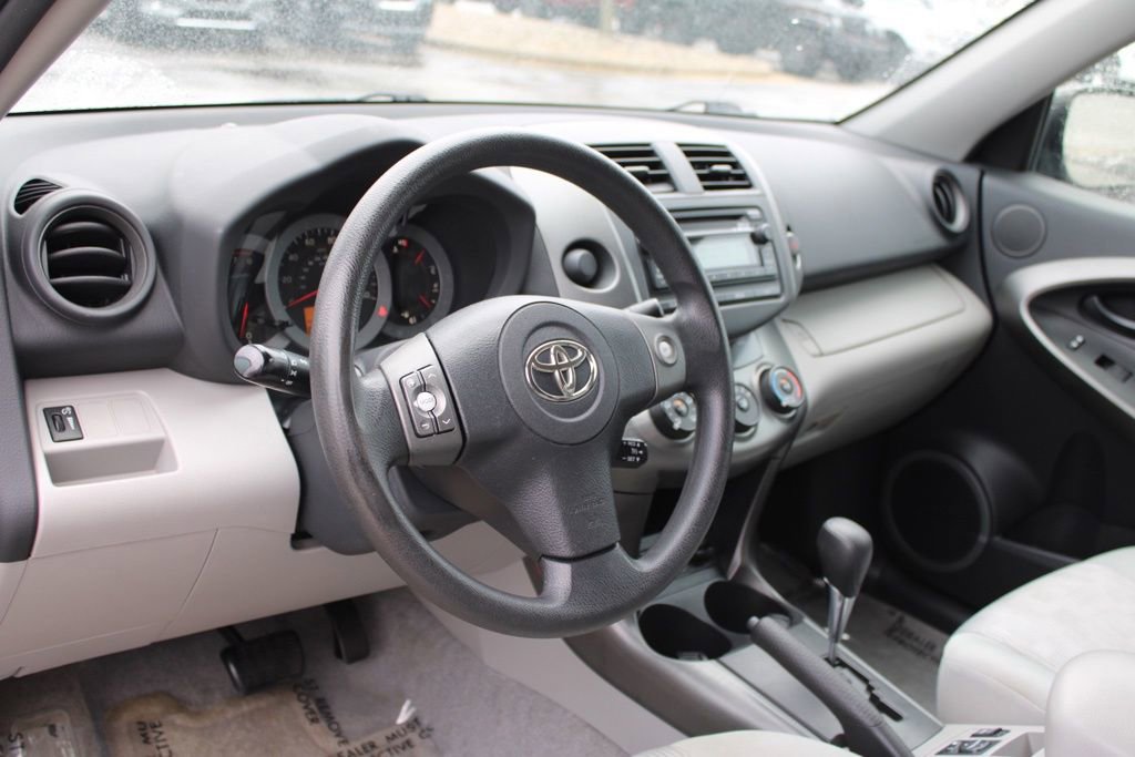 Used 2012 Toyota RAV4 FWD image 16