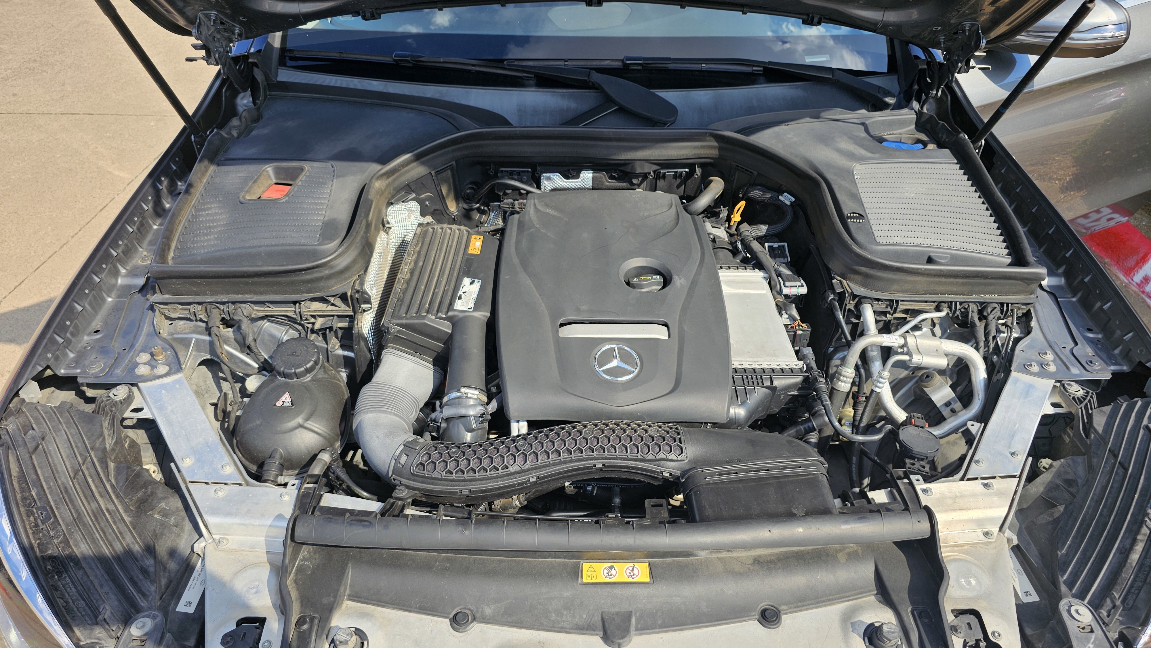 Used 2019 Mercedes-Benz GLC 300 w/ Premium Package image 17