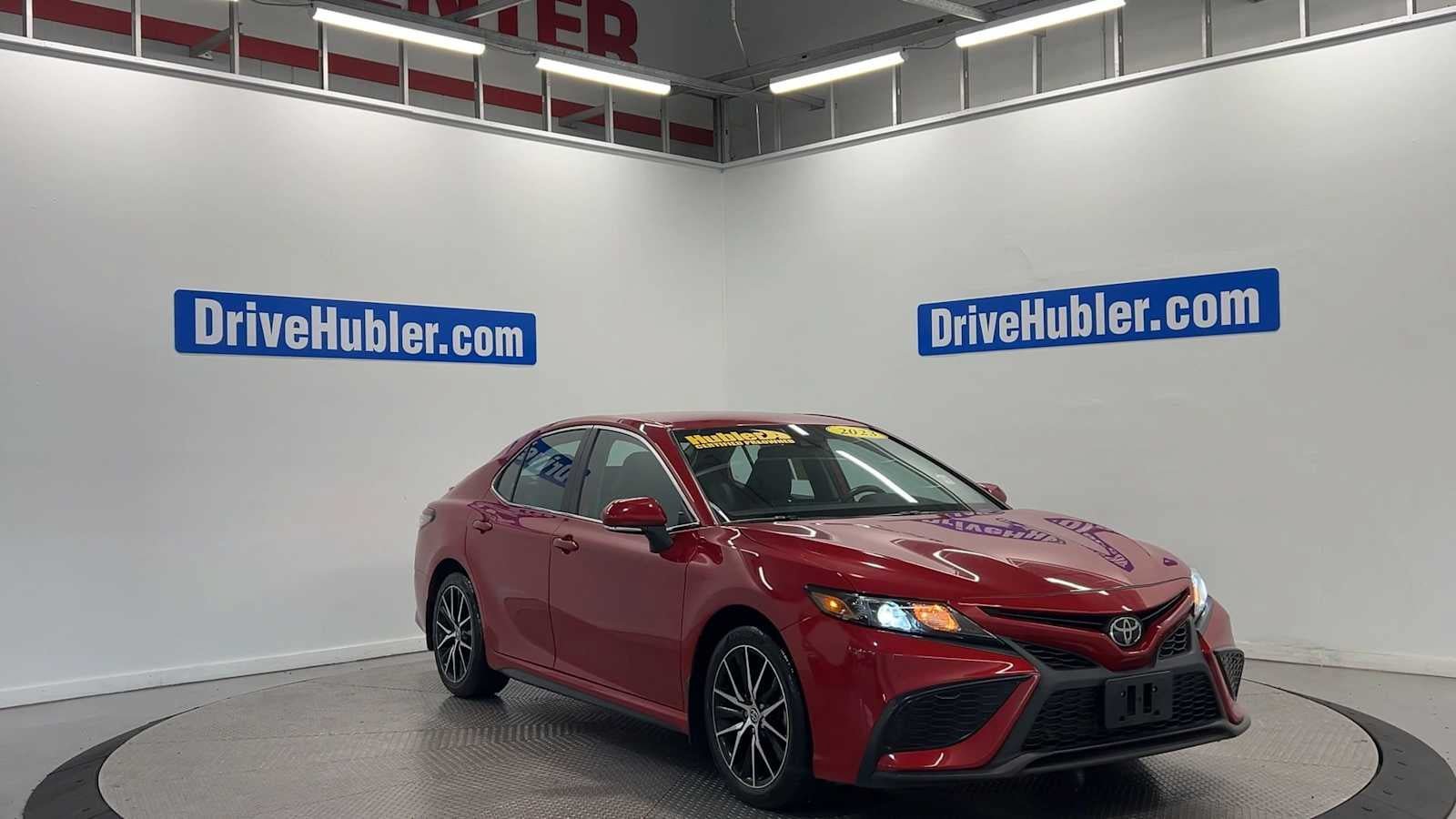 Used 2023 Toyota Camry SE w/ Blackout Package (TMS) FWD image 3