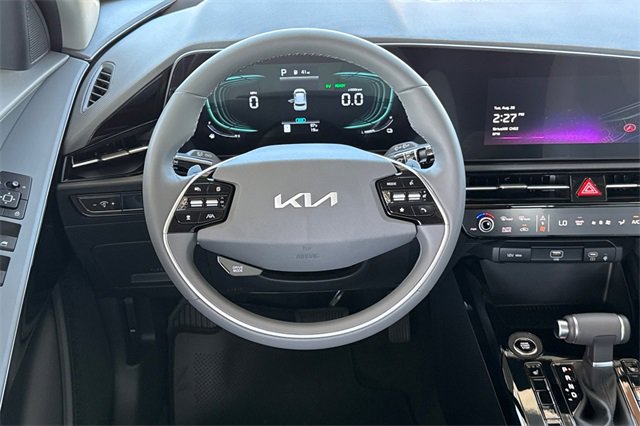New 2025 Kia Niro EX image 17